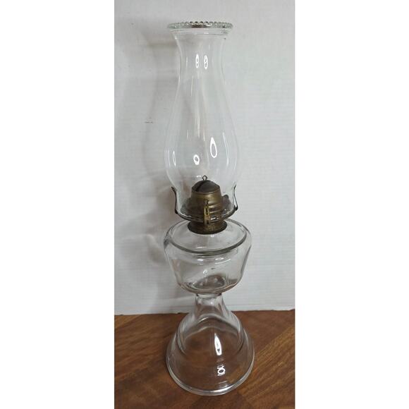 Queen Anne No. 2 Clear Glass Oil Lamp - Picture 1 of 7